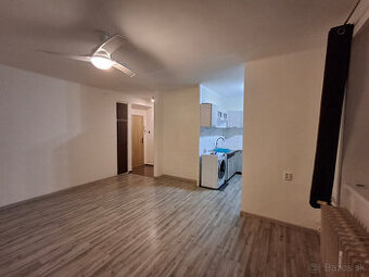 ===ZNÍŽENÁ SUMA==NAJLACNEJŠÍ 2i BYT V BREZNE UL. KRČULOVA