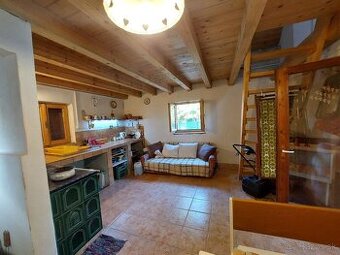 PINK Reality - Záhradka s murovanou poschodovou chatou v obc