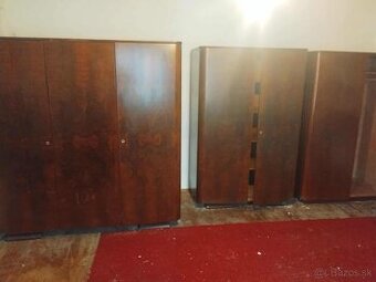 Skrine do spálne
