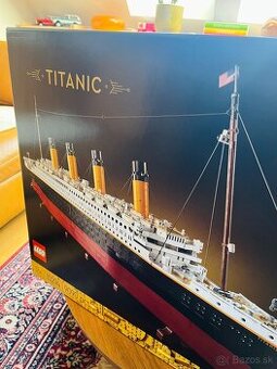 Lego 10294 Titanic   /  Lego 10300 Navrat do buducnosti