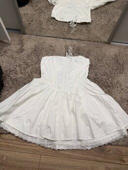 Popolnocne buele saty