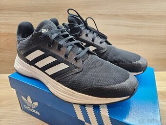 Adidas  44 2/3