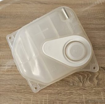 Nová originálna expanzná nádržka Audi 100 / A6 C4