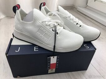 NOVE tenisky Tommy Jeans, velkost 41