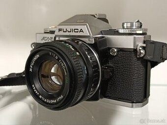 Fujica AX-5 s objektívom