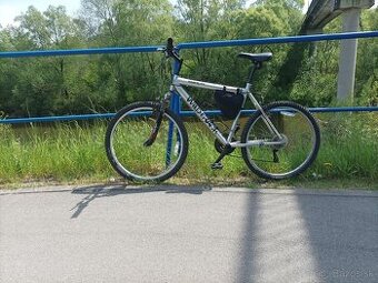 Predam odpruženy horsky bicykel trek