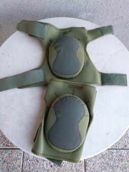 Chrániče kolen BlackHawk Neoprene Knee Pad - olivové