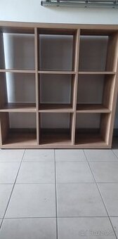 Predam policu,117x117x34