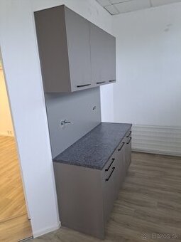 vstavane skrine na mieru