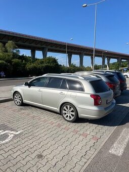 Toyota Avensis 2.2 diesel malo km