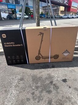 Elektrická kolobežká Xiaomi Electric Scooter 5 GL Black