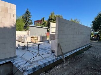 Ponúkame Vám služby v oblasti stavebníctva.