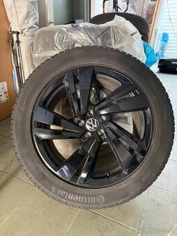 VW TUAREG hlinikove disky a zimne pneu 285/45 R20