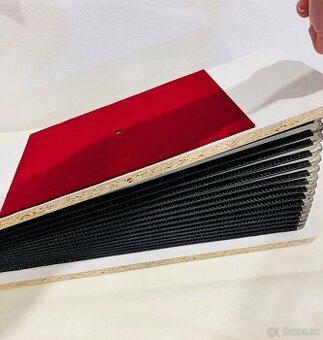 Predám ladiaci stolík/ BOX na ladenie akordeónov a heligonie