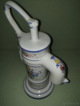 keramika - pumpa na studňu