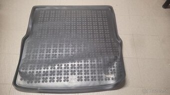 Vanicka do kufra Volkswagen Golf V, VI