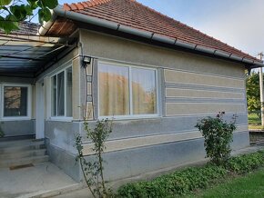 Predám tehlový rodinný dom s moderným kúrením - 1