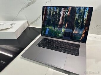 Apple MacBook Pro 16" Apple M2 MAX 32GB RAM 2TB SSD