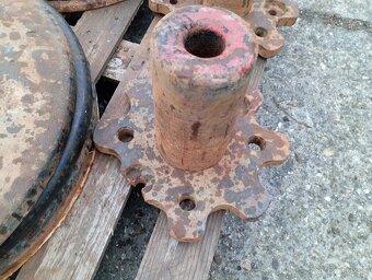 Závažie Zetor krystal 16145