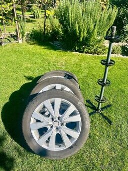 Zimne preumatiky/ 205/55 R17/  s diskami- SEAT