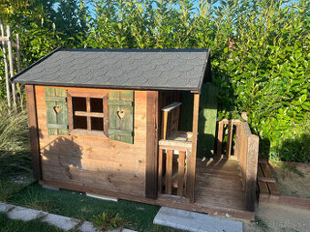 Detsky drevenny domcek