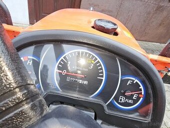 Predam traktor Kubota B1-121