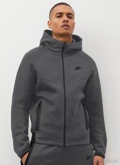Nike Tech Fleece - S Velikost - Nove