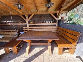 Masívna drevená rohova zostava