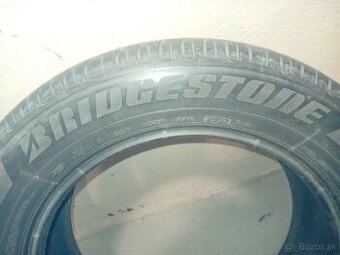 Bridgestone 215/60R17 96V