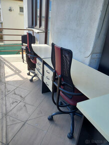 kancelárske stoly a stoličky
