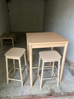 Barový stôl a 2 barové stoličky