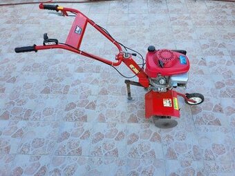 Kultivátor rotavátor Robix s motorom Honda