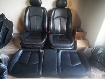Mercedes W211 Sedadlá