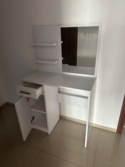 Predam kozmeticky stolik