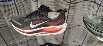Predám nike tenisky panske 44cm veľkosť..