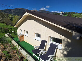 Rozostavaná chalupa pri potoku v malebnej dedinke na Lipto