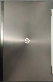 HP Elitebook 8570w + dokovacia stanica (200W adapter)