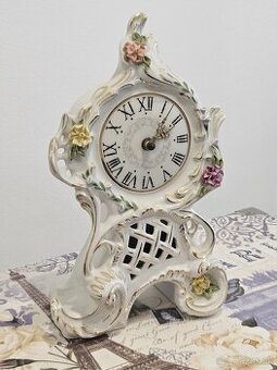 Porcelánové hodiny "ROYAL DUX Bohemia"