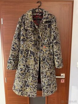 Desigual výrazný kabát /art vzor