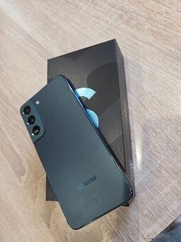 Predám mobilný telefón Samsung Galaxy S22 v tmavozelenej far