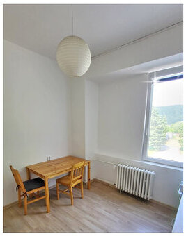 PRENÁJOM / priestranný 1i byt BB / FONČORDA / PARKOVANIE