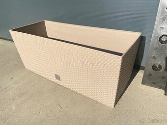 Veľký ratanový kvetináč s vložkou – TOP stav