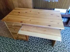 Stôl z borovice