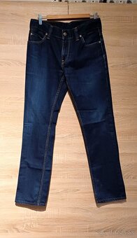 Rifle LEVI STRAUSS & CO.