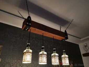drevený luster Jack Daniels