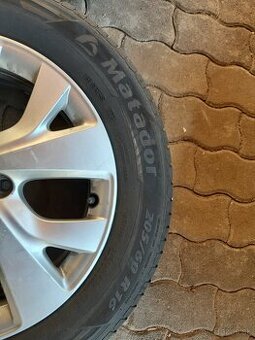 Predam kolesa 205/60 R15