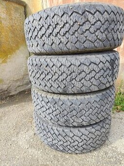 255/70 R15