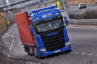 HLADAME VODIČA  KAMIONU PO SLOVENSKU/FRIGO