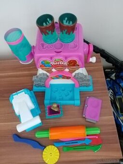 Predám Play doh Továreň na čokoládu.
