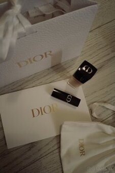 Dievčatá, predávam Dior Forever Skin Correct a Rouge Dior 10